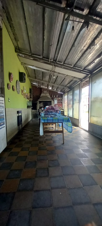 VENTA DE CASA CON QUINCHO Y GARAJE. Oportunidad, posibilidad de financiacion.