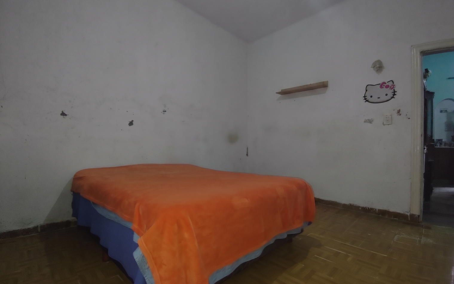 VENTA DE CASA A REFACCIONAR CON GRAN LOTE