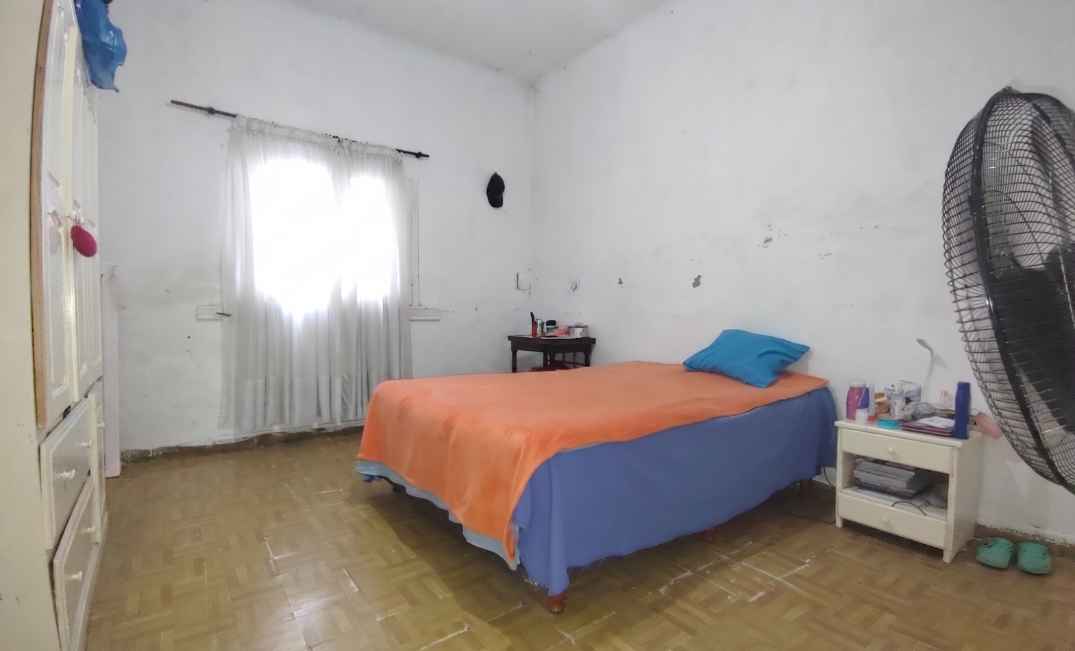 VENTA DE CASA A REFACCIONAR CON GRAN LOTE