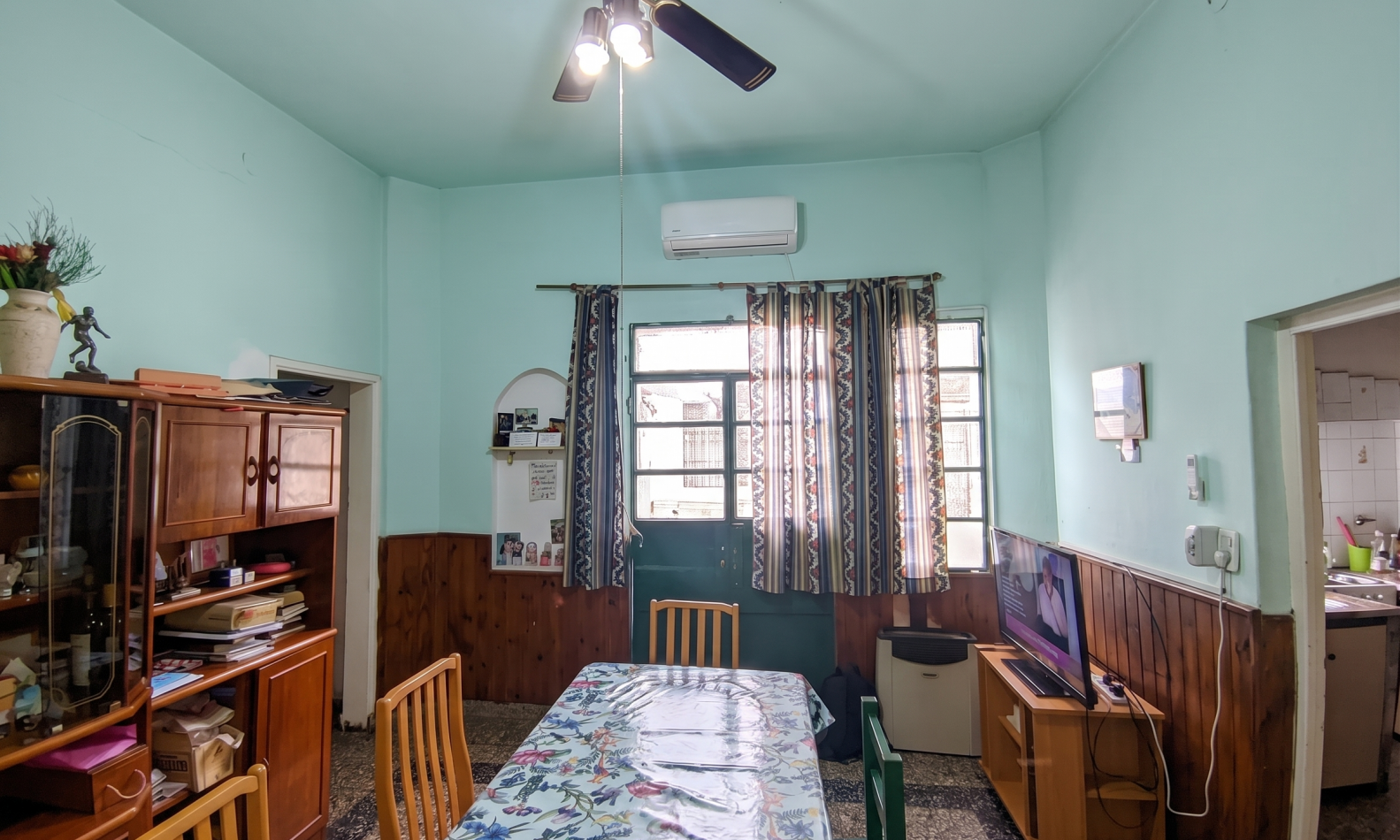 VENTA DE CASA A REFACCIONAR CON GRAN LOTE