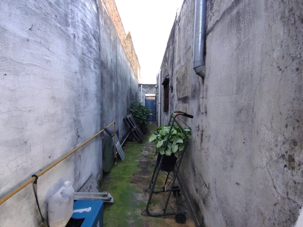 VENTA DE LOTE DE 444 M² CON CASA A REFACCIONAR Y LOCAL AL FRENTE