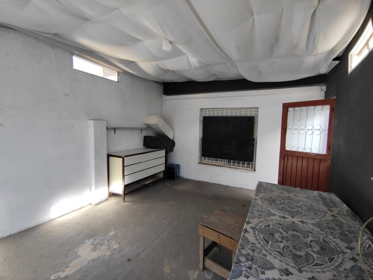 VENTA DE LOTE DE 444 M² CON CASA A REFACCIONAR Y LOCAL AL FRENTE