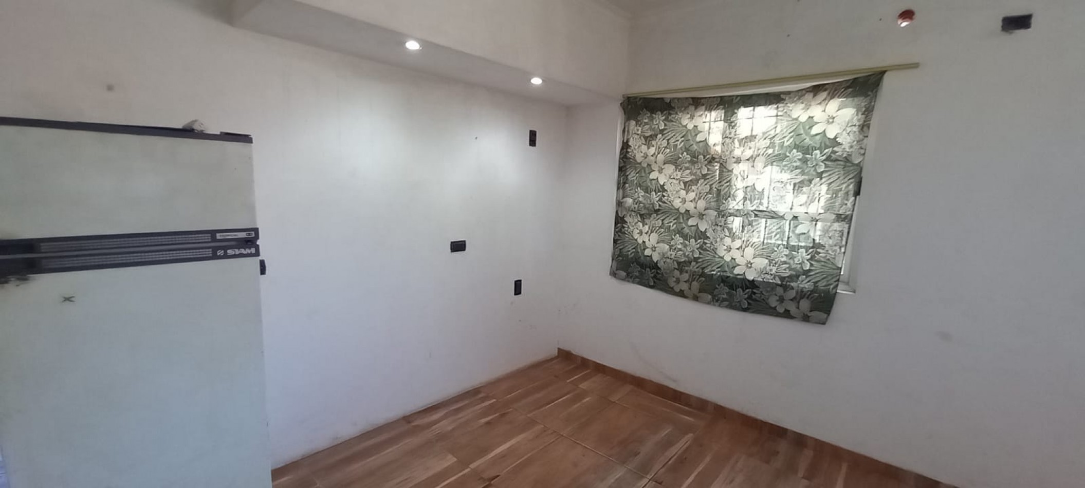 ALQUILER DE MONOAMBIENTE AMPLIO DIVISIBLE EN 2. 