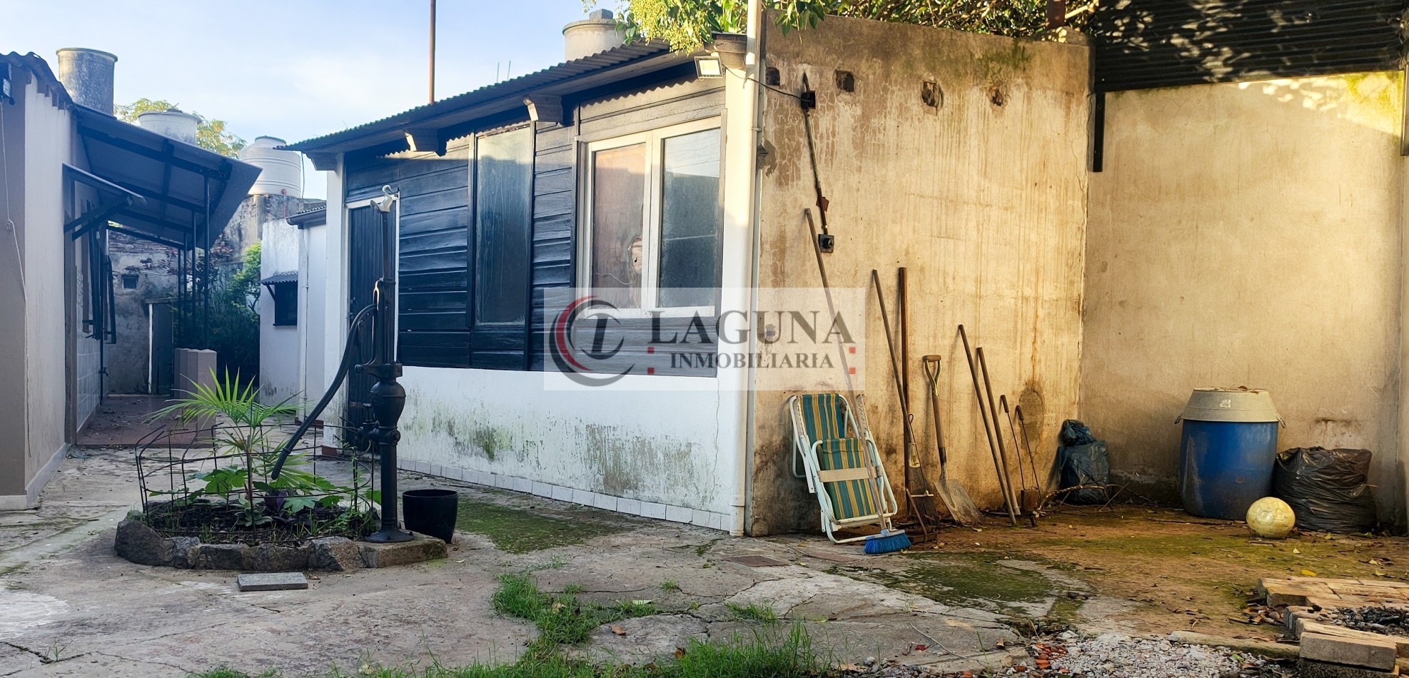 VENTA DE CASA MODERNIZADA CON GRAN LOTE, GARAGE Y GALPON