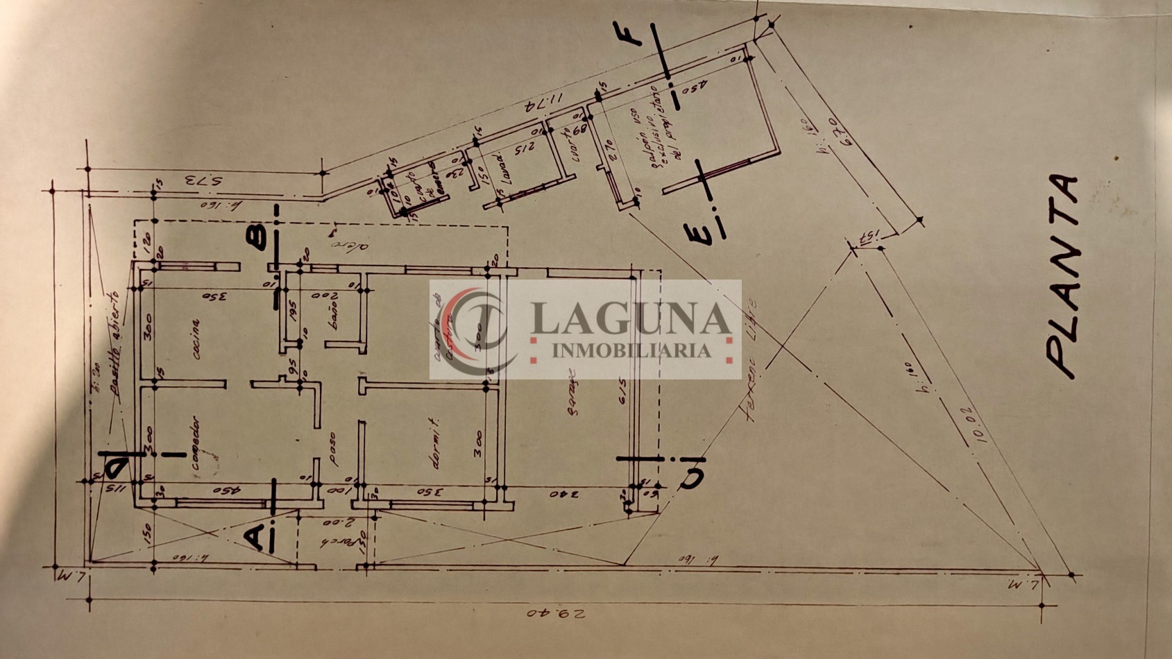 VENTA DE CASA MODERNIZADA CON GRAN LOTE, GARAGE Y GALPON