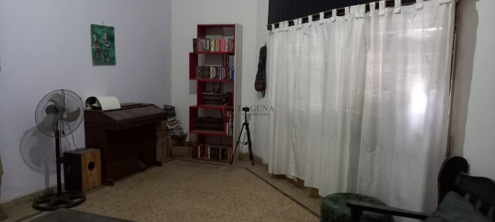 VENTA DE CASA EN ESQUINA CON TERRAZA, PATIO Y GARAJE + DTO 2 AM A TERMINAR