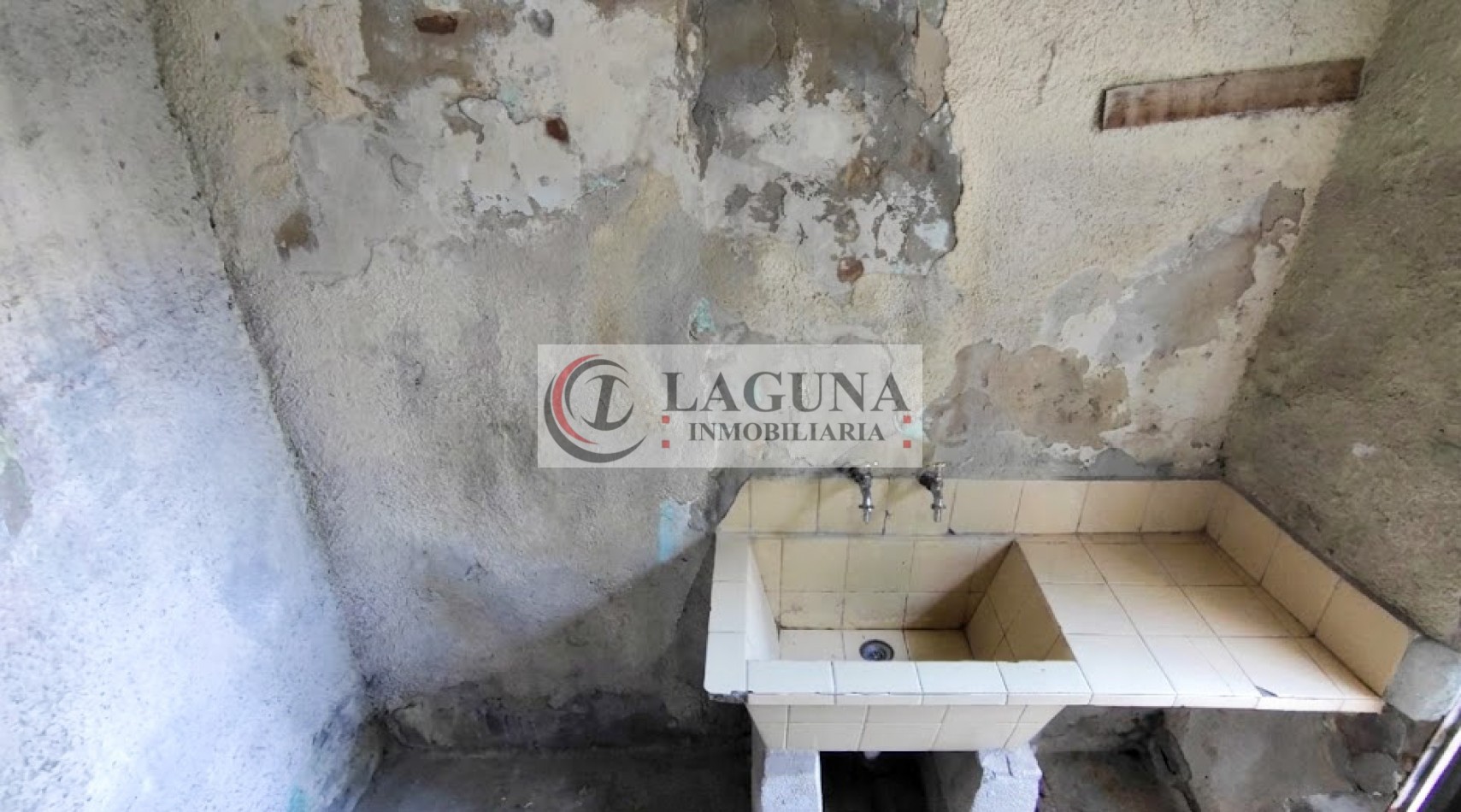 OPORTUNIDAD VENTA DE CASA CON GRAN LOTE Y GARAGE PRIVADO APTO NEGOCIO Y APTO CREDITO