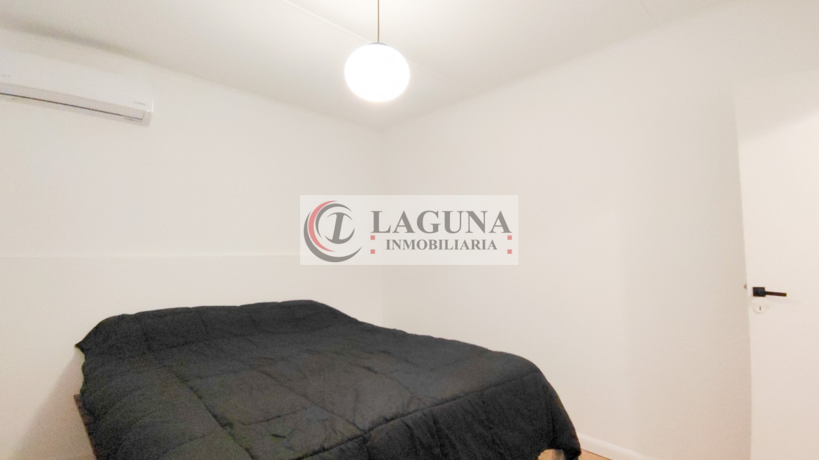 VENTA DE CASA MODERNIZADA CON GRAN LOTE, GARAGE Y GALPON